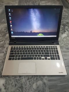 champagne gold toshiba satellite in good condition AMD A10 8TH Gen