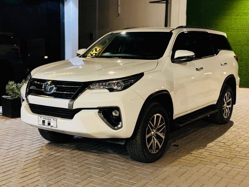 Toyota Fortuner G 2019 1