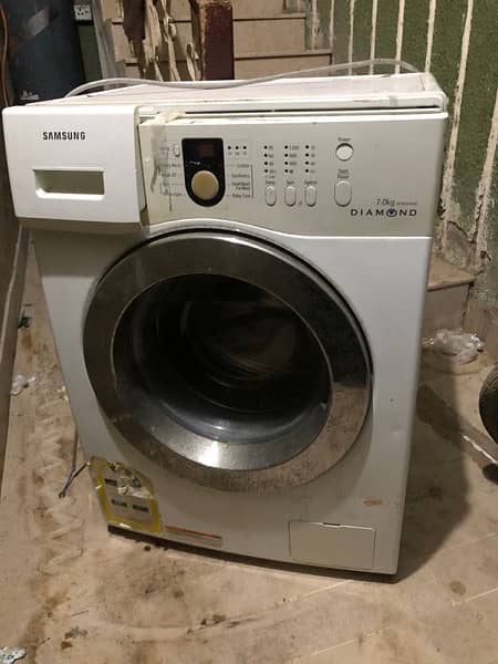 washing machine 3 4 months used spiner hai out of country  ki 1