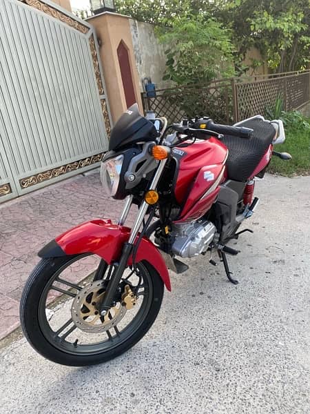 Suzuki gsx 125 in lush condition 1