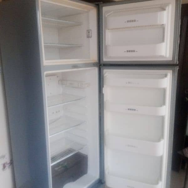 Dawlance fridge best condition 1