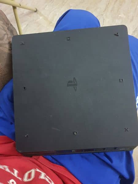 PS4 Slim 500GB+controller+3 games. Never opened/rep excellent condition 4