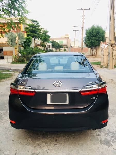 Toyota Corolla GLI 2017 Manual Islamabad number 1