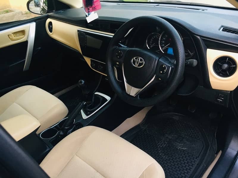 Toyota Corolla GLI 2017 Manual Islamabad number 18