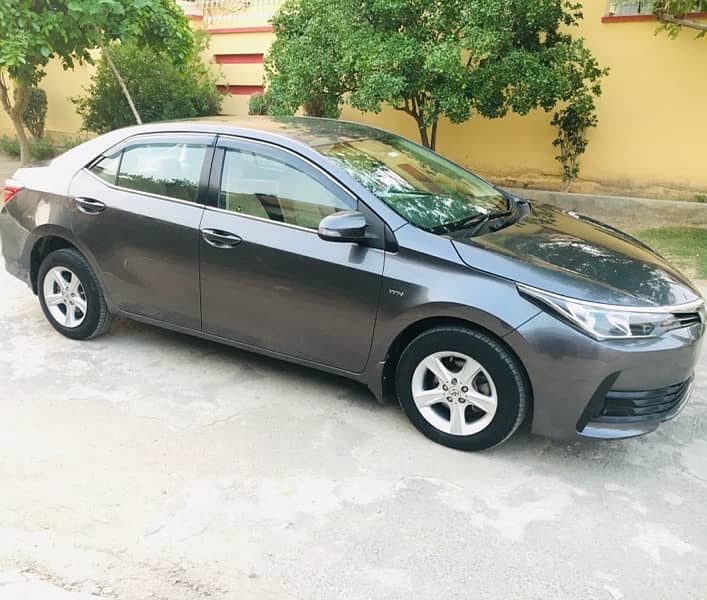 Toyota Corolla GLI 2017 Manual Islamabad number 19