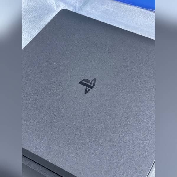 PS4 Slim 500Gb Slightly Used 1