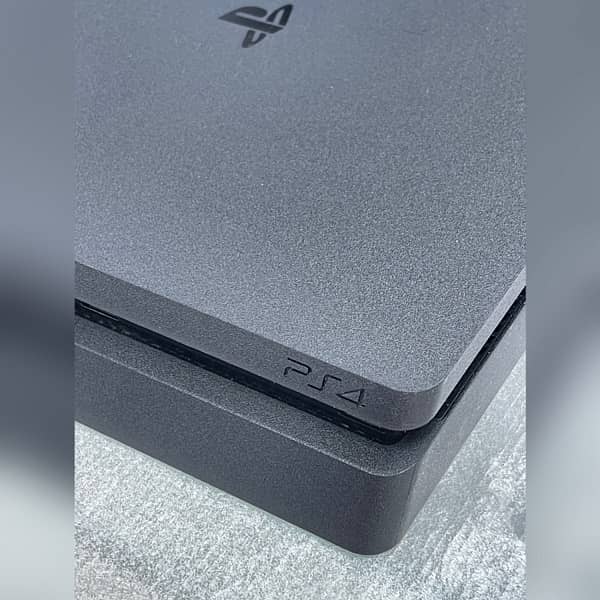 PS4 Slim 500Gb Slightly Used 2