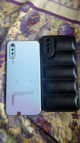 vivo s1 8gbram 256gbrom argent sale! 1