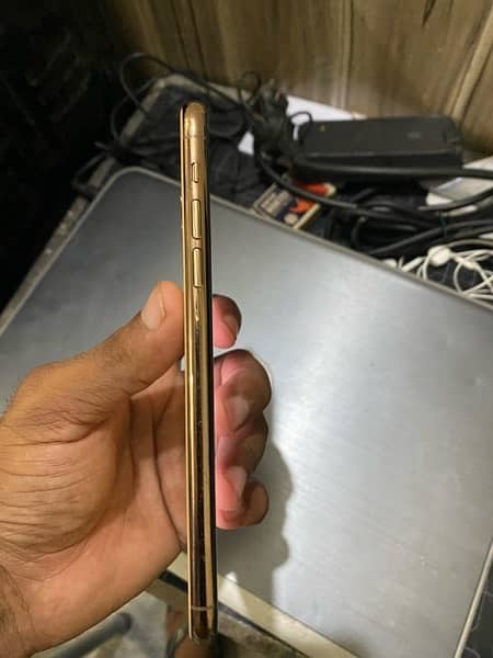 iphone 11 pro max non pta Icloud Locked 1