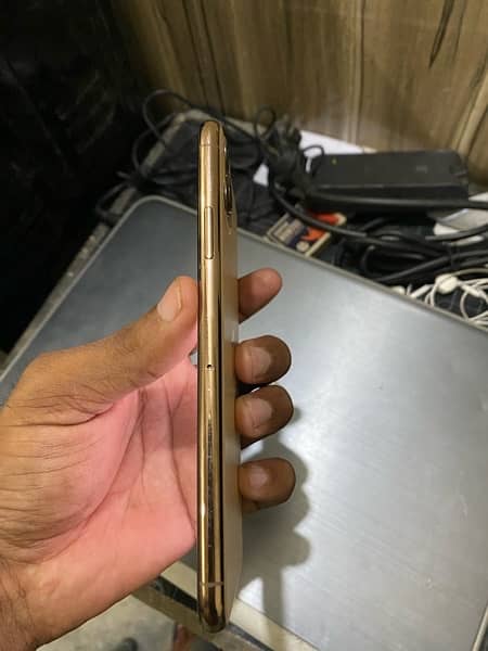 iphone 11 pro max non pta Icloud Locked 3