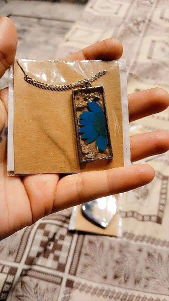 resin pendant 2