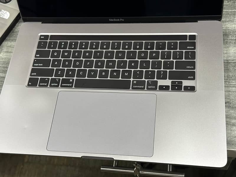 Macbook Pro 2019 1TB i9 16GB 1