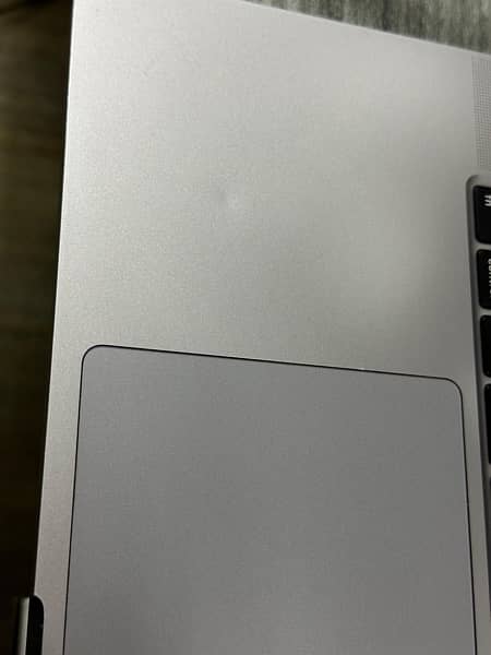 Macbook Pro 2019 1TB i9 16GB 3