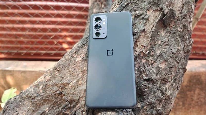 One Plus 9rt Mobile urgent Sale condition 10/10 non PTA with Charger 1