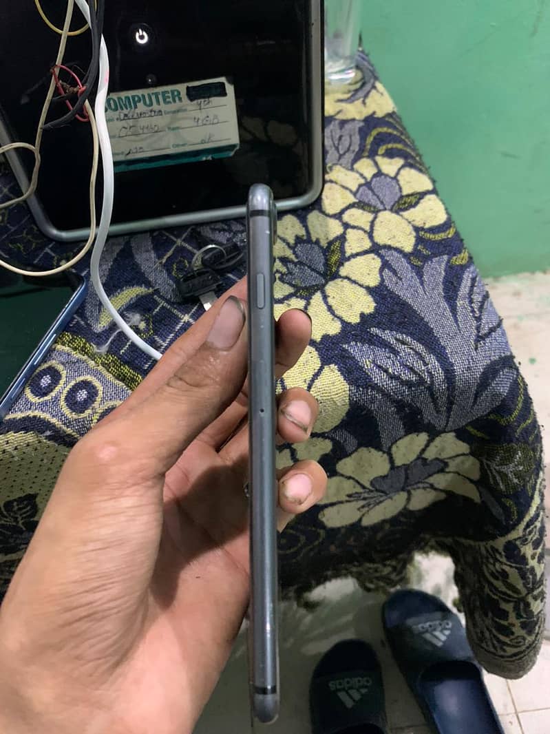 IPhone 8 Plus water pack watssap 03077167516 3