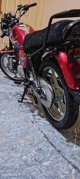 Suzuki GS 150 3