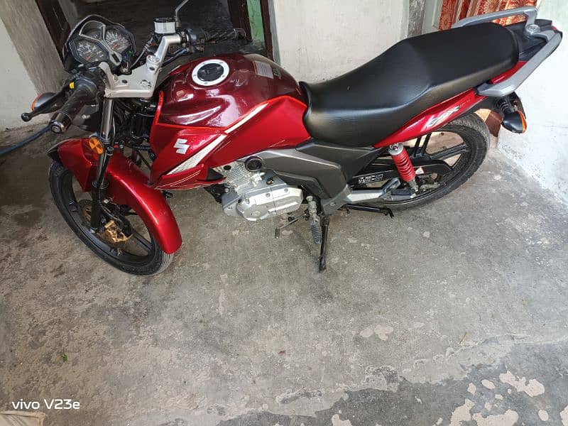 125 Suzuki gsx,self start,good average,nmbr lga ha,tubeless tire, 0