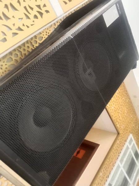 JBL Sp 4 Speakers Genuine condition full size speaker with cover 2