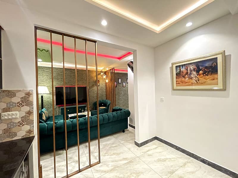 1 Bedroom VIP Full furnish flat per day available in Bahria town Lahore 4