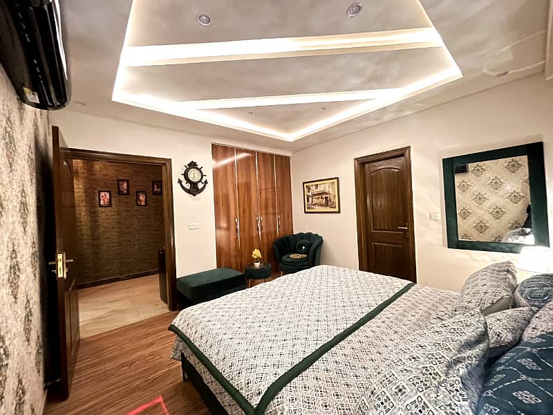 1 Bedroom VIP Full furnish flat per day available in Bahria town Lahore 23