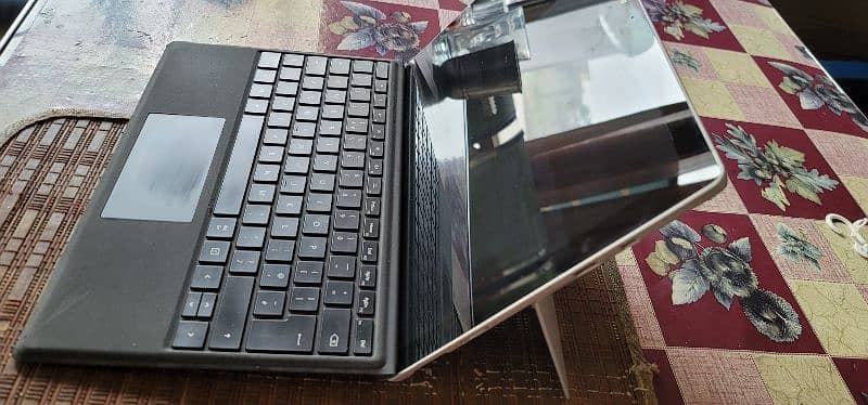 Microsoft Surface Pro (i5 8th Gen) window 11 1