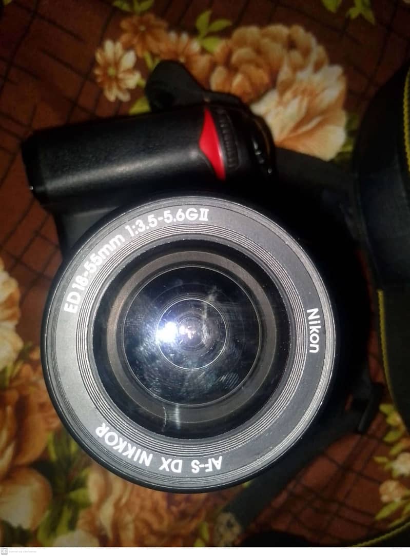 DSLR Nikkon D7000 with 18-55 1