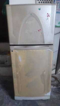 Dawlance medium size fridge