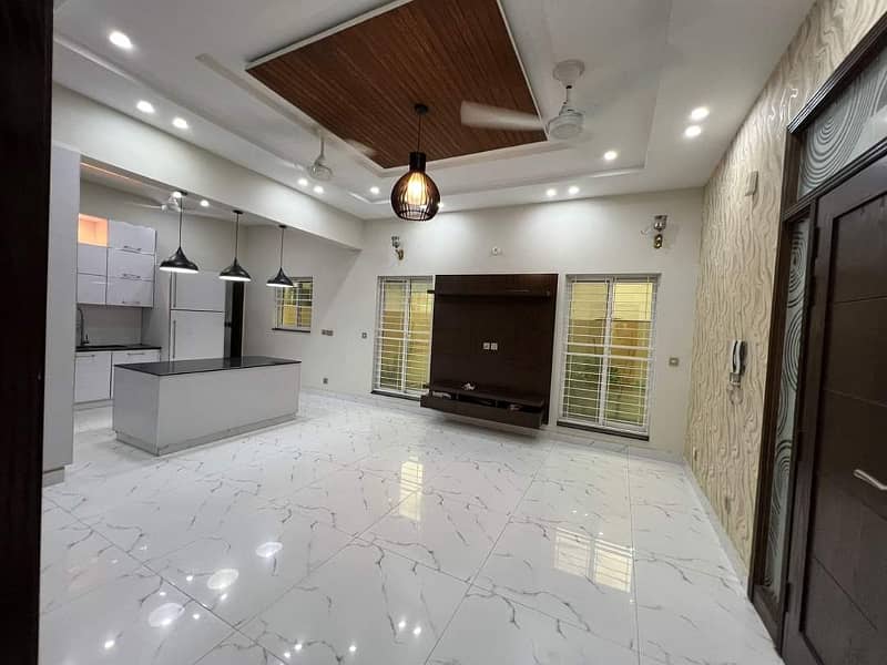 10 marla brand new house Available for sale in ghulbahar block bahria town lahore 1