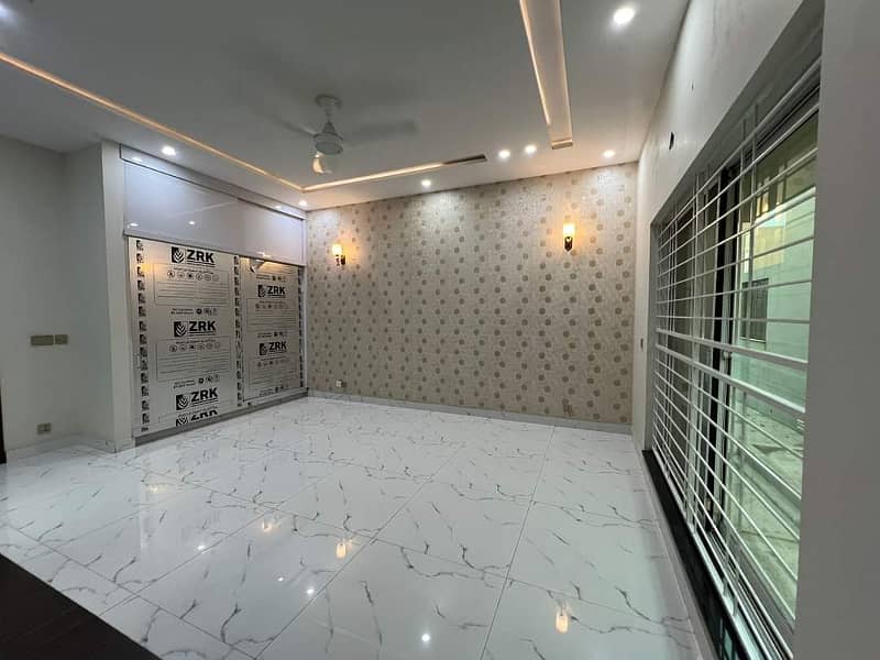 10 marla brand new house Available for sale in ghulbahar block bahria town lahore 2