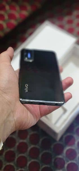 vivo y31.4. 128. only phone no box charger available 4