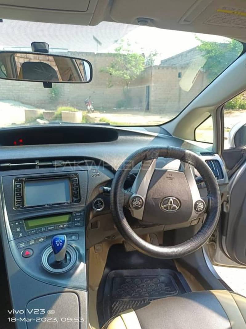 Toyota Prius 2011 Model 3