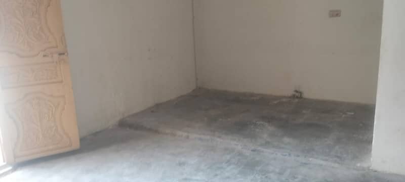 Prime Location 5 Marla Upper Portion For rent In Gulberg Gulberg 13