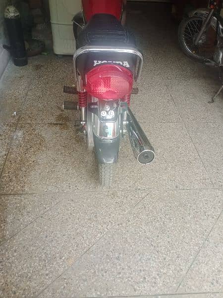 Honda 125 condition 10by10 new just by and drive 10