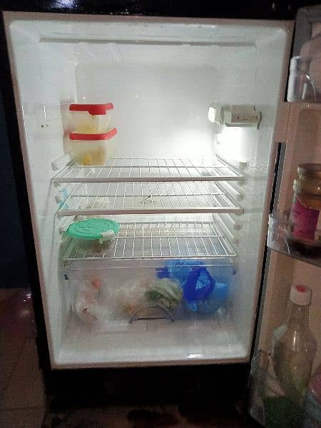 fridge for sell dawlance 0