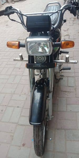 Honda CD 70 2021 3