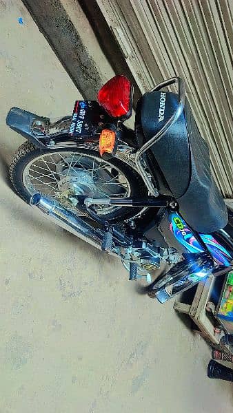 Honda 70c new Bick colour black 1