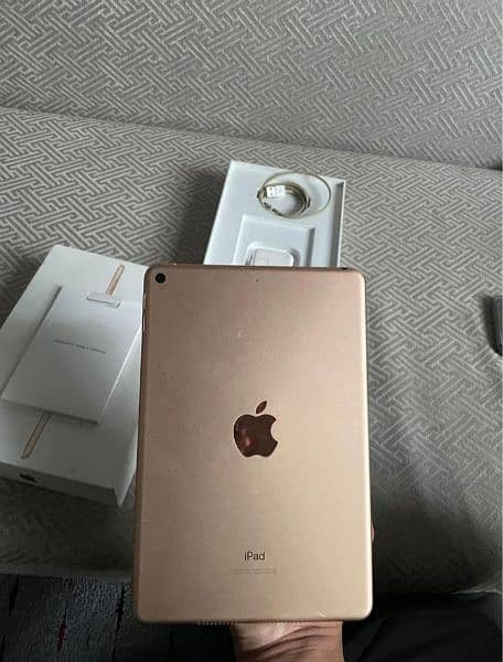 ipad mini 5 64 gb contact to 03073909212 WhatsApp 2