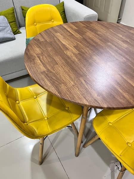 Round Dining Table with 4 chairs 4