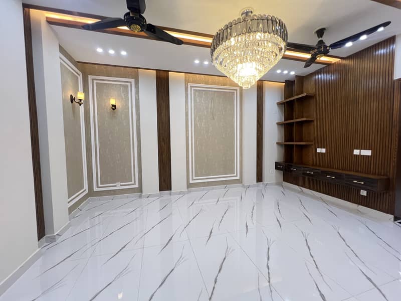 A pulas Construction vip Hosue Available For sale in Jinnah block LDA Approved Are 27