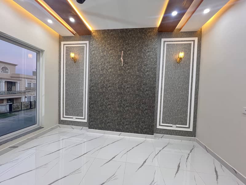 A pulas Construction vip Hosue Available For sale in Jinnah block LDA Approved Are 29