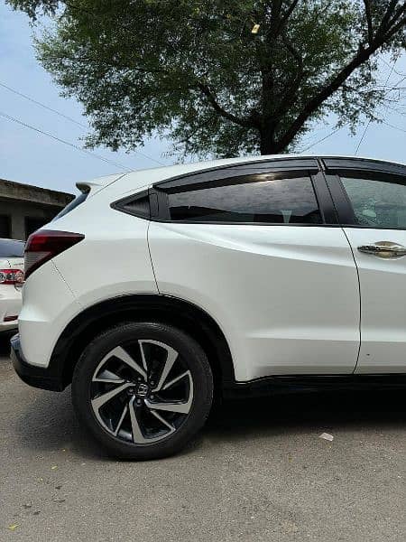 Honda Vezel RS (2017) MODEL 2022 REGISTERED 3