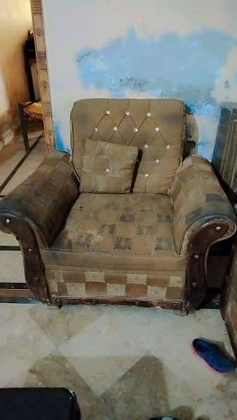 5 Seater Sofa Set Urgent Sale 0