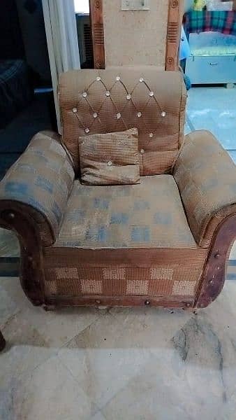 5 Seater Sofa Set Urgent Sale 2