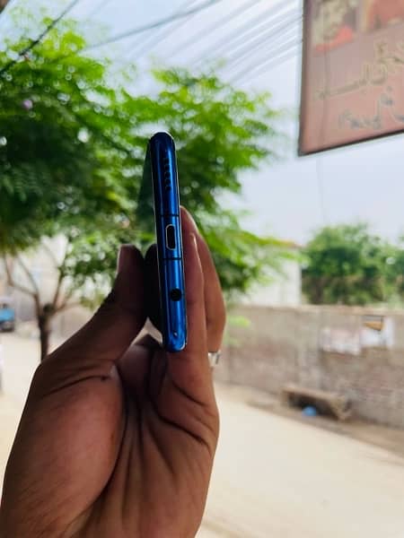 huawei nova 3i  with box no charger condition 10/9 0