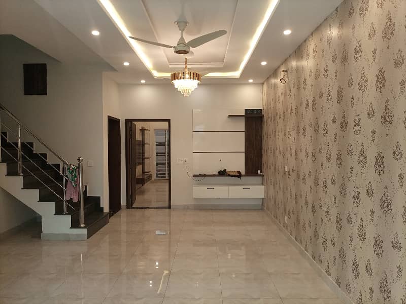 5 MARLA BEAUTIFUL HOUSE FOR SALE IN PARAGON CITY 1