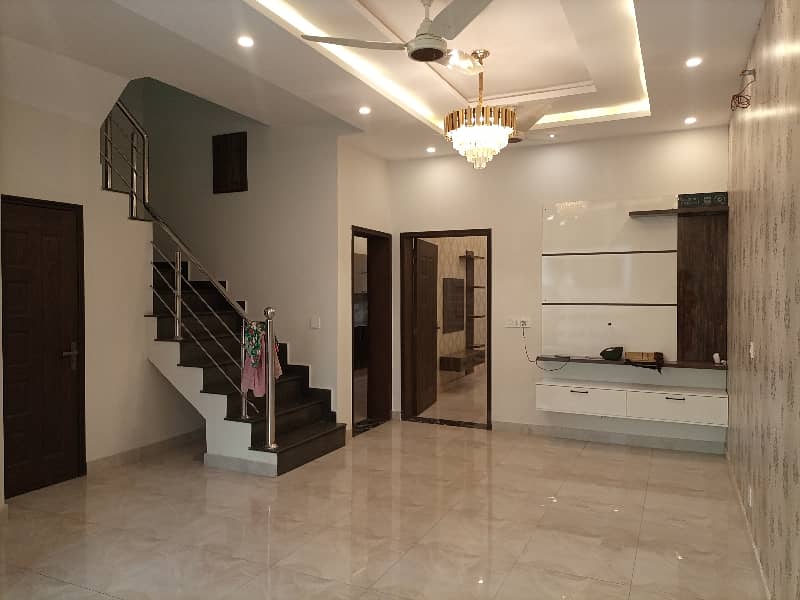 5 MARLA BEAUTIFUL HOUSE FOR SALE IN PARAGON CITY 2