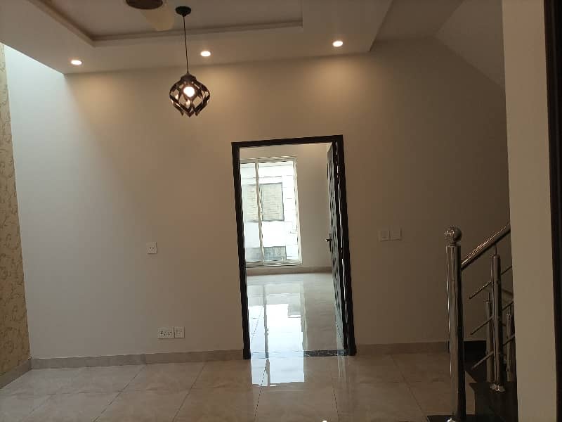 5 MARLA BEAUTIFUL HOUSE FOR SALE IN PARAGON CITY 8