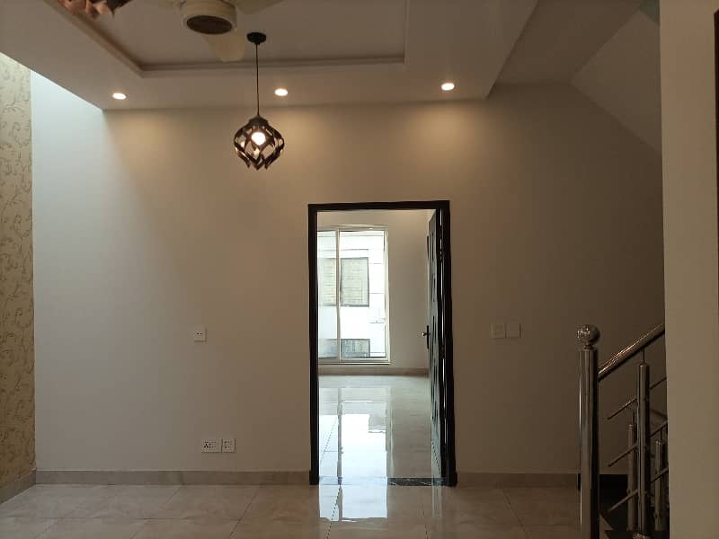 5 MARLA BEAUTIFUL HOUSE FOR SALE IN PARAGON CITY 9