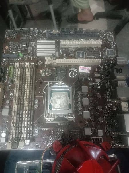 Asus Q87 Core i7/i5 4th Gen 4 Slot Motherboard 2