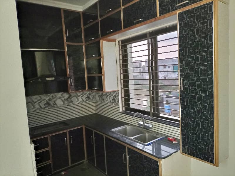 10 MARLA BEAUTIFUL HOUSE FOR RENT IN PARAGON CITY 6